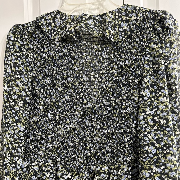 ASTR The Label Black Blue Ditsy Floral Peasant Preppy Chiffon Ruffle Top Size M - Picture 7 of 11
